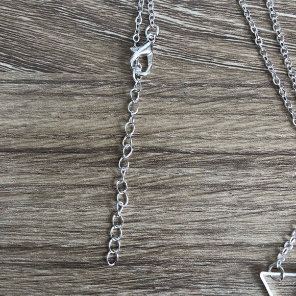 🎄4 for $23 triangle dainty necklace - Picture 3 of 6